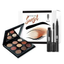 quoi makeup create the look kit