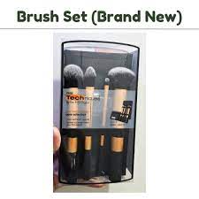 giveaway free tobless makeup brush
