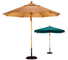 California Umbrella 9 Foot Wood Market