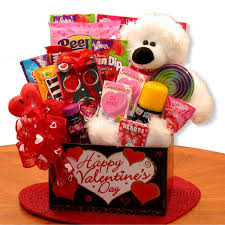 Tried and true gifts for the people you love. Amazon Com A Beary Huggable Valentine S Day Gift Box Gourmet Candy Gifts Grocery Gourmet Food