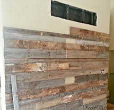 A Pallet Wall Using Free Pallet Wood