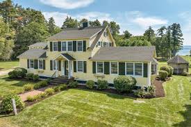 homes in wolfeboro nh with