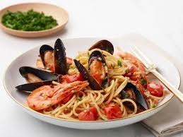 spaghetti with shrimp mussels and baby