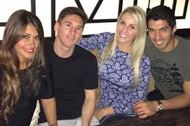 Последние твиты от luis suarez fan page (@luissuare7fans). Lionel Messi And Luis Suarez Enjoy Meal Together With Wags After Barcelona Romp To 6 1 Roma Win Irish Mirror Online