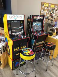 arcade game with stool mortal kombat