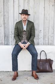 Mens chelsea boots have a long history of being smart yet cool, even a little edgy chelsea boots were popular with the fashion conscious mods who often wore them with sharp italian cut suits. Dark Brown Wool Hat With Brown Chelsea Boots Outfits For Men 5 Ideas Outfits Lookastic