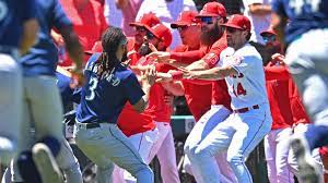 Mariners-Angels brawl: Punches thrown ...