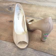 Taryn Rose Cream Pumps Flower Heel Size 9 5 40