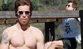 Shaun White enjoys shirtless bike ride after doing chin ups during a  workout in Los Angeles | Daily Mail Online