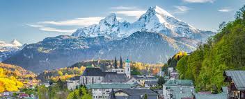 Berchtesgaden is a small, picturesque and historic town (population 9,000) located in the southeast of the german state of bavaria, within a small enclave surrounded on three sides by the austrian border. Ausflug Zum Konigssee Und Berchtesgadener Land Christiane Fahrt