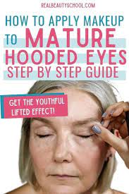 apply makeup for hooded eyes