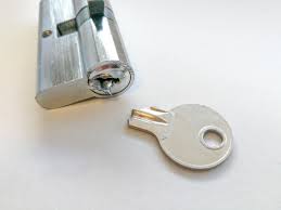 key stuck in lock here are 3 easy ways