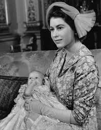 Da questa unione nasceranno nei primi anni di matrimonio due figli: Principessa Anna Chi E La Figlia Ribelle Di Elisabetta Ii Vogue Italia