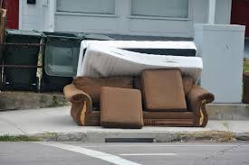 warga bandung bisa buang kursi sofa