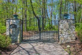 Equestrian Estate For On 88 Acres