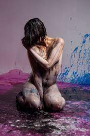 Fotografía de desnudo artístico en Barcelona. Pintura y piel 