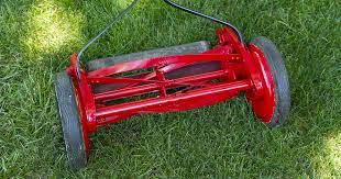 how to pick the perfect reel lawn mower
