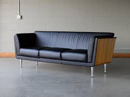 goetz sofa by herman miller black