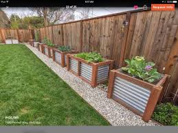 You don't need a huge space for outdoor fun. Hochbeetbehalter Small Backyard Landscaping Backyard Landscaping Designs Backyard Landscaping
