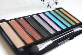 hues eyeshadow palette review