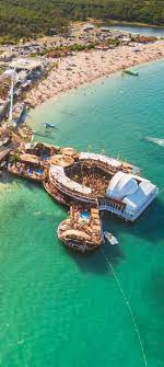 Diese kategorie beschäftigt sich mit kroatien abseits des zrce beach. Zrce De Dein Reiseveranstalter Fur Partyurlaub Und Festivals