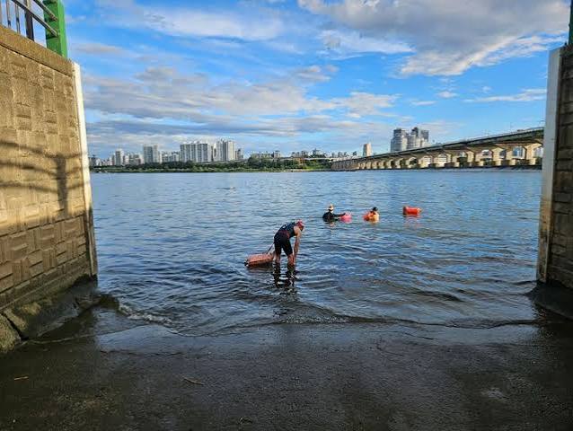 Despite fatal incident, Seoul unable to prevent swimming in Han River - The Korea Times