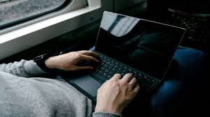 tips mengatasi laptop black screen