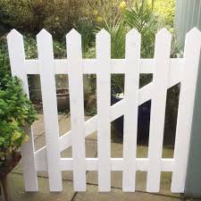 White Primed Picket Gates Destal