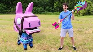 Is solo, duos or squads more your style? Fortnite Funko Pop Hunting Lifesize Loot Llama Youtube