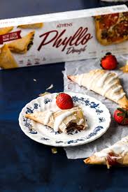 strawberry turnovers with phyllo dough
