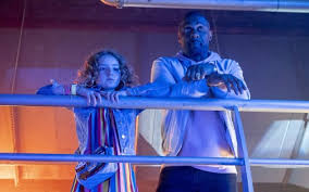 Wie hoch ist das vermögen von idris elba? Turn Up Charlie Netflix Comedy Von Und Mit Idris Elba Serien Goldene Kamera