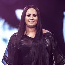 Demi lovato half up hair: Demi Lovato Youtube Announce New Four Part Documentary
