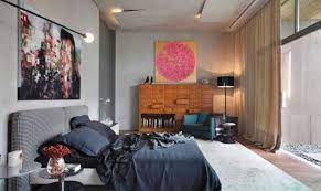 Art Filled Bachelor Pad With Cool Design