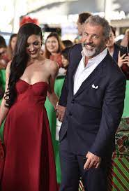 Their son, lars gerald gibson gibson and ross began dating back in 2014. Mel Gibson 61 Attends Daddy S Home 2 Premiere With Stunning Girlfriend Rosalind Ross 27