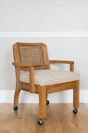 how to upholster the seat of a chair