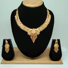golden color forming necklace set
