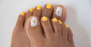 toenail art trend with glycolic acid