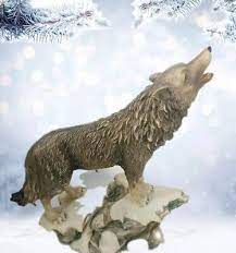 Lone Wolf Howling Figurine Statue