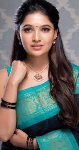 Keerthy suresh debut's acting career in the film pilots a malayalam as a child actor in 2000 at the age of 8. Vani Bhojan Imdb