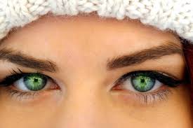 green eyes look greener naturally