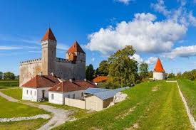 10 beautiful castles in estonia for