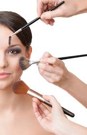 the top 5 makeup tools every woman needs