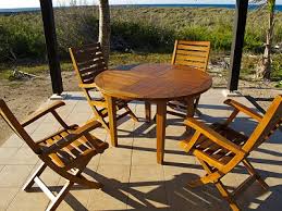how to re wooden outdoor furniture