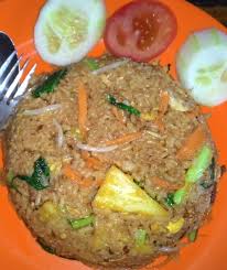 This kampung fried rice is cooked with mix vegetables, sausage and fried anchovies. 10 Types Of Indonesian Rice Dish Witaworld
