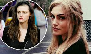 Discussion in 'star style' started by parkereloise, mar 2, 2009. Phoebe Tonkin Swaps Her Glossy Brunette Locks For Gone Girl Cornflour Tresses On Set Daily Mail Online