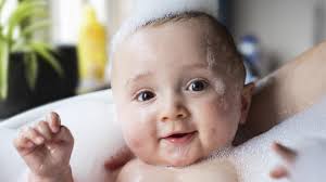 Ihr baby ist noch unsicher und sucht den schutz von vertrauten personen. Babyshampoo Im Test Krebsverdachtiger Stoff In Einem Shampoo Fur Babys Oko Test