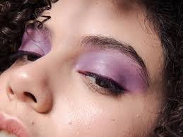 9 tips to keep eyeshadow from creasing