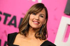 jennifer garner curled her hair with