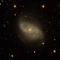 Los brazos espirales parecen surgir del final de la barra mientras en las galaxias espirales parecen surgir del núcleo galáctico. Ngc 2608 Ngc 2608 Qaz Wiki