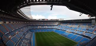 Rumah bagi klub sepak bola legendaris real madrid, stadion santiago bernabeu mampu menampung 80,000 suporter. Estadio Santiago Bernabeu